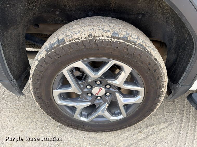 image for item FN3859 2024 GMC Sierra 1500 4X4 Crew Cab pickup truck