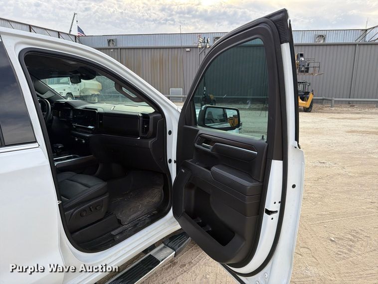 image for item FN3860 2024 GMC Sierra 1500 4X4 Crew Cab pickup truck