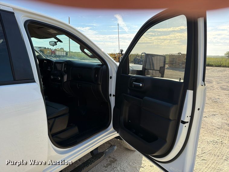 image for item FN3861 2020 GMC Sierra 2500HD 4X4 Crew Cab pickup truck