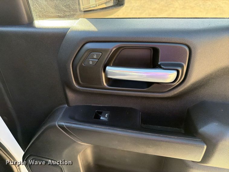 image for item FN3861 2020 GMC Sierra 2500HD 4X4 Crew Cab pickup truck