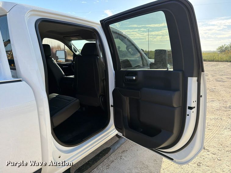 image for item FN3861 2020 GMC Sierra 2500HD 4X4 Crew Cab pickup truck