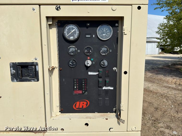 image for item FN3862 Doosan P915 air compressor