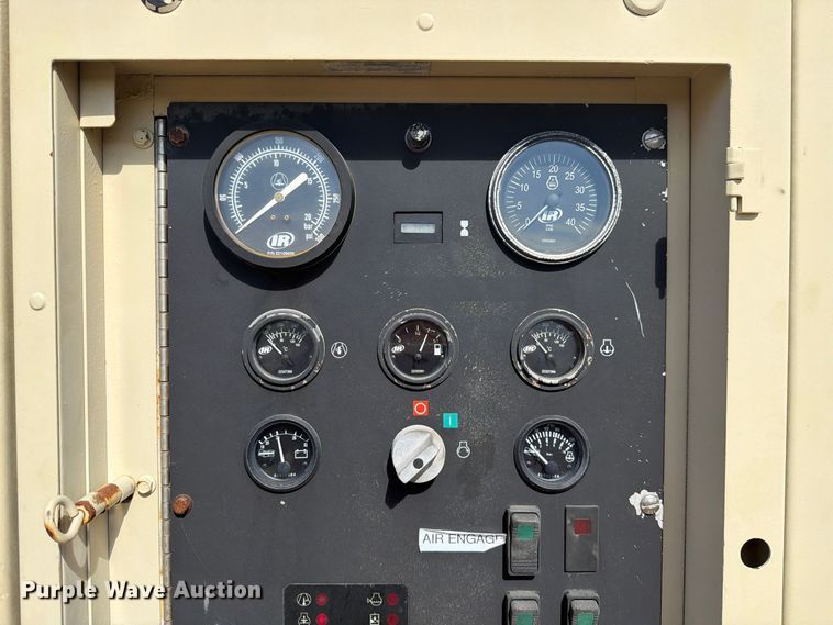 image for item FN3862 Doosan P915 air compressor