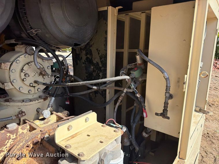 image for item FN3862 Doosan P915 air compressor