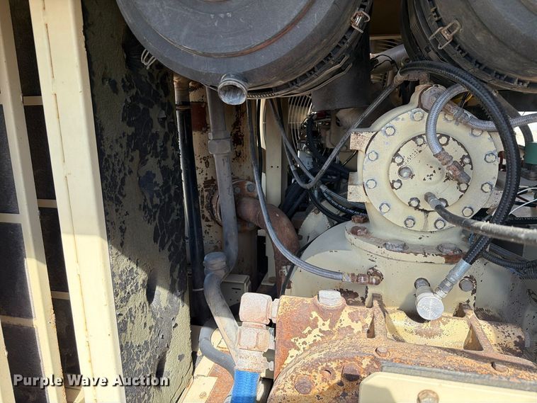 image for item FN3862 Doosan P915 air compressor