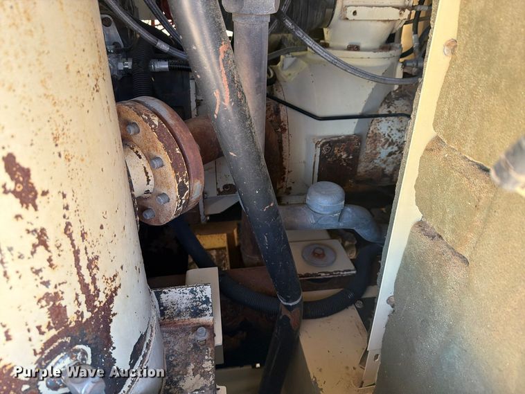 image for item FN3862 Doosan P915 air compressor