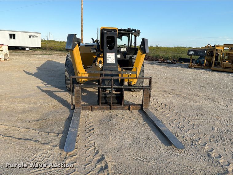 image for item FN3864 2015 Caterpillar TL943TC telehandler