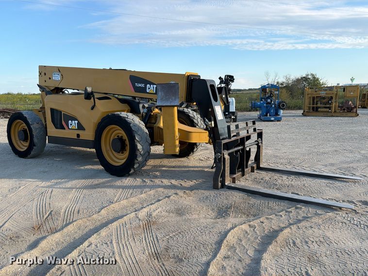 image for item FN3864 2015 Caterpillar TL943TC telehandler