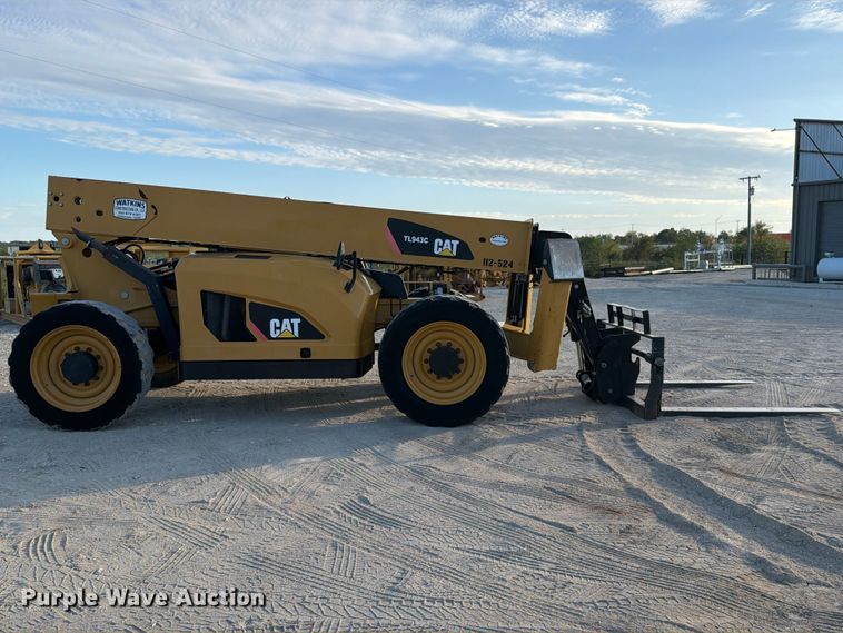 image for item FN3864 2015 Caterpillar TL943TC telehandler