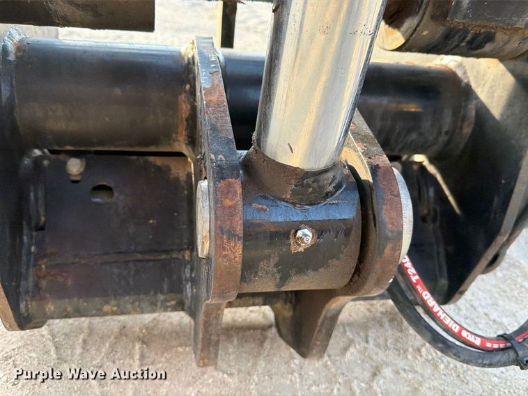 image for item FN3864 2015 Caterpillar TL943TC telehandler