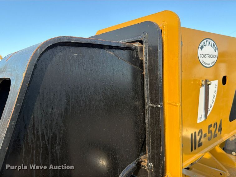 image for item FN3864 2015 Caterpillar TL943TC telehandler