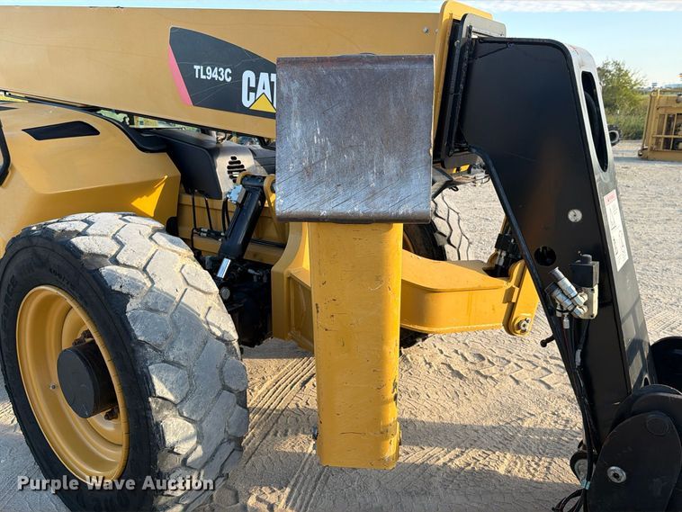 image for item FN3864 2015 Caterpillar TL943TC telehandler