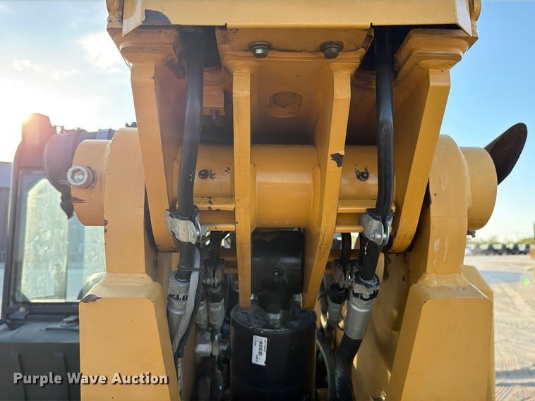 image for item FN3864 2015 Caterpillar TL943TC telehandler