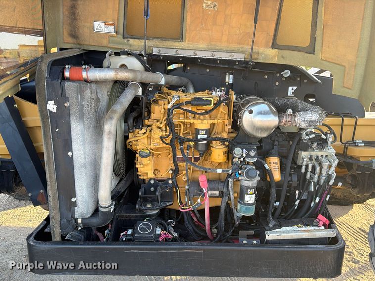 image for item FN3864 2015 Caterpillar TL943TC telehandler