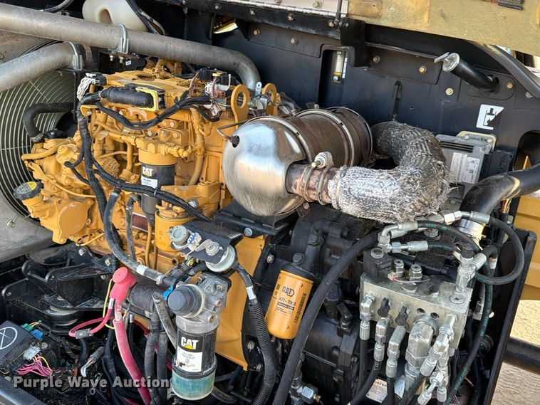 image for item FN3864 2015 Caterpillar TL943TC telehandler