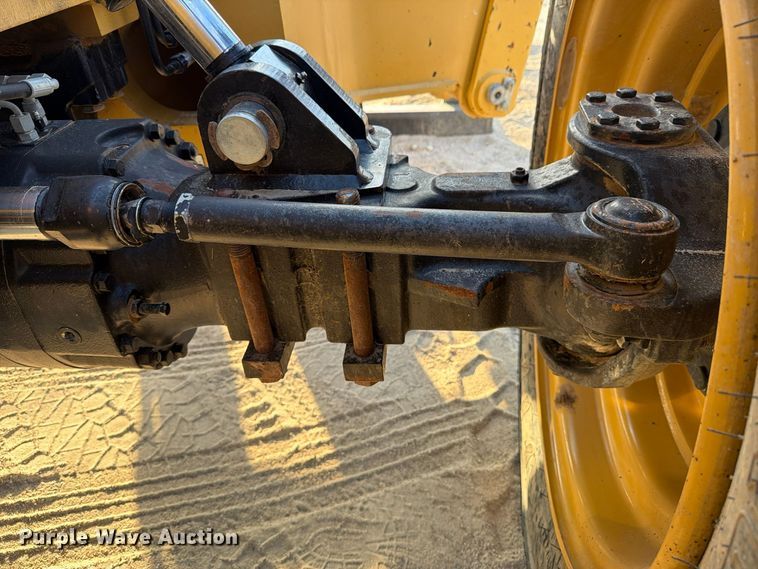 image for item FN3864 2015 Caterpillar TL943TC telehandler