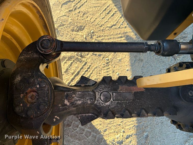image for item FN3864 2015 Caterpillar TL943TC telehandler