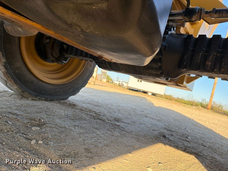 image for item FN3864 2015 Caterpillar TL943TC telehandler