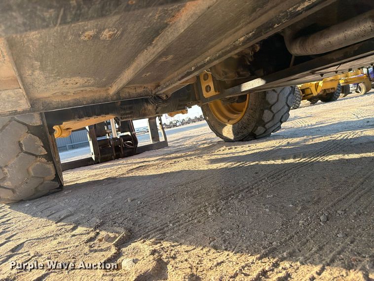 image for item FN3864 2015 Caterpillar TL943TC telehandler