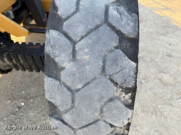image for item FN3864 2015 Caterpillar TL943TC telehandler