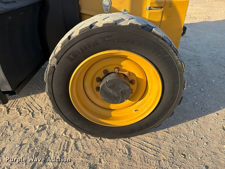 image for item FN3864 2015 Caterpillar TL943TC telehandler