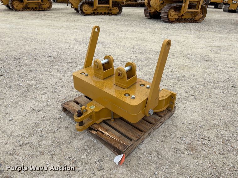 image for item FN3872 Caterpillar D6 dozer drawbar