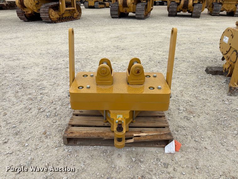 image for item FN3872 Caterpillar D6 dozer drawbar