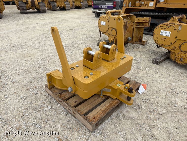 image for item FN3872 Caterpillar D6 dozer drawbar