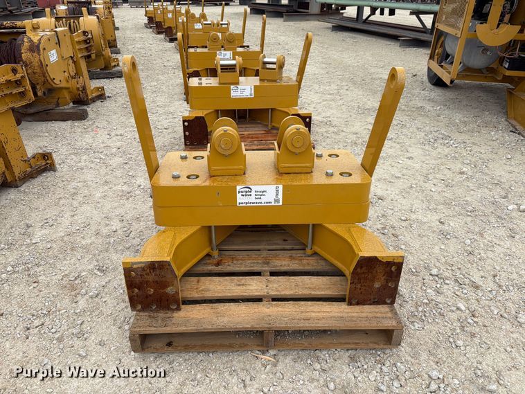 image for item FN3872 Caterpillar D6 dozer drawbar