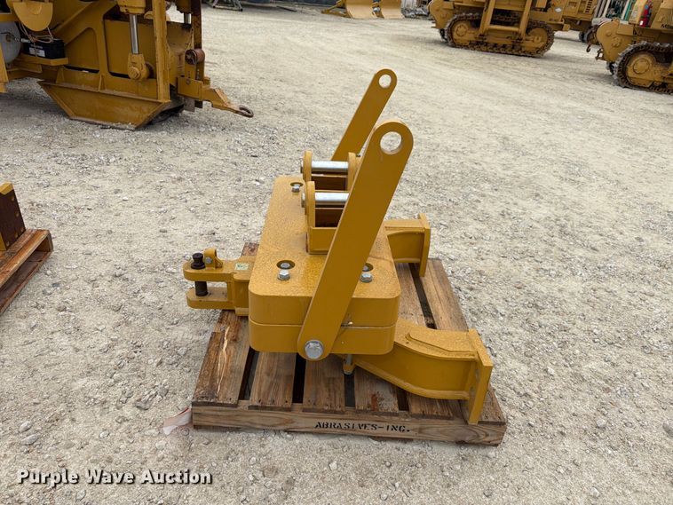 image for item FN3872 Caterpillar D6 dozer drawbar