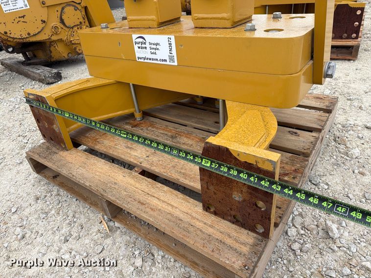image for item FN3872 Caterpillar D6 dozer drawbar