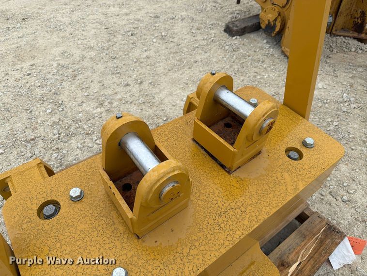 image for item FN3872 Caterpillar D6 dozer drawbar