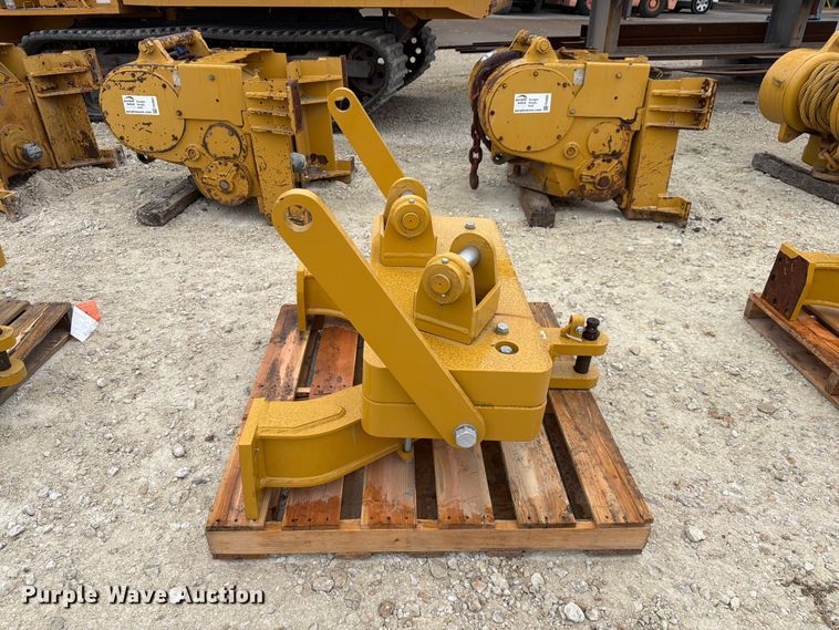 image for item FN3873 Caterpillar D6 dozer drawbar