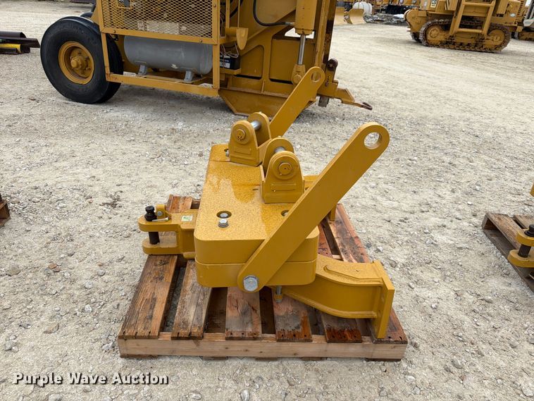 image for item FN3873 Caterpillar D6 dozer drawbar