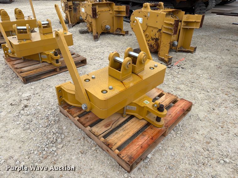 image for item FN3874 Caterpillar D6 dozer drawbar