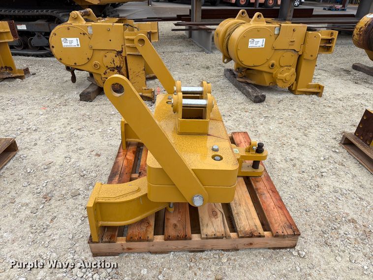 image for item FN3874 Caterpillar D6 dozer drawbar
