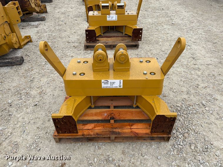 image for item FN3874 Caterpillar D6 dozer drawbar