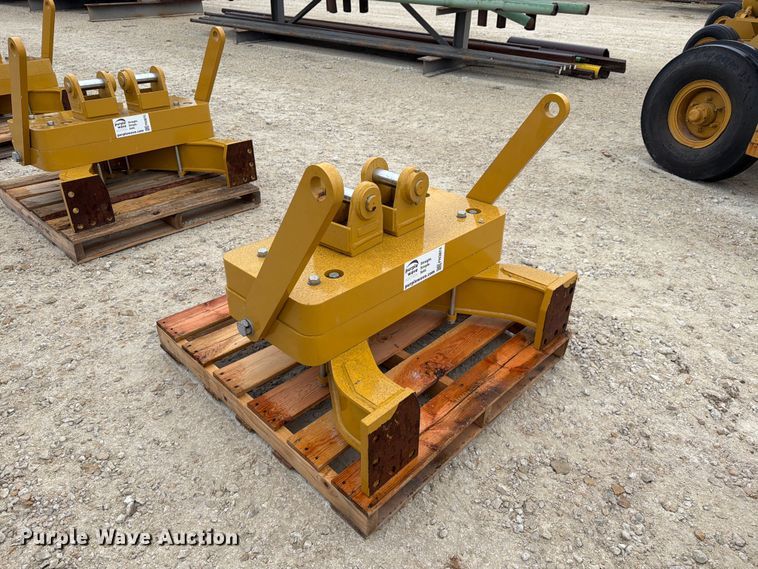image for item FN3874 Caterpillar D6 dozer drawbar