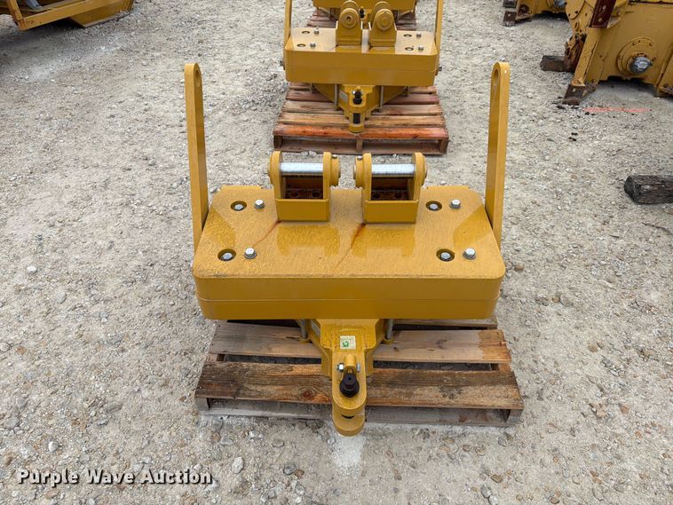 image for item FN3875 Caterpillar D6 dozer drawbar