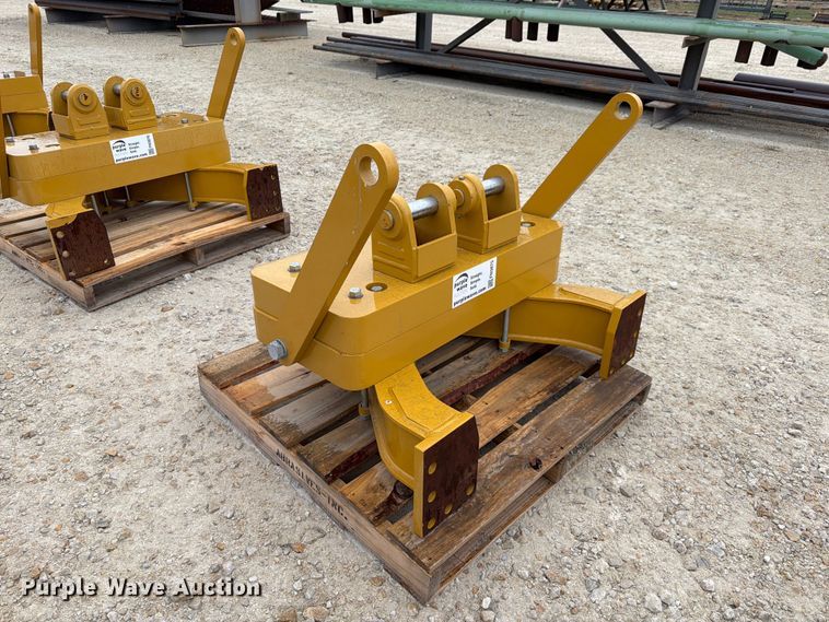 image for item FN3875 Caterpillar D6 dozer drawbar