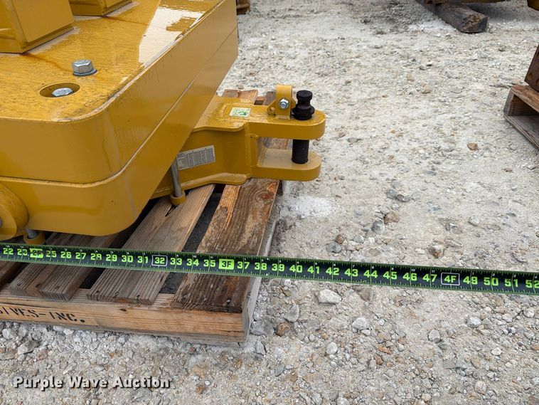image for item FN3875 Caterpillar D6 dozer drawbar