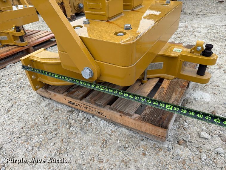 image for item FN3875 Caterpillar D6 dozer drawbar