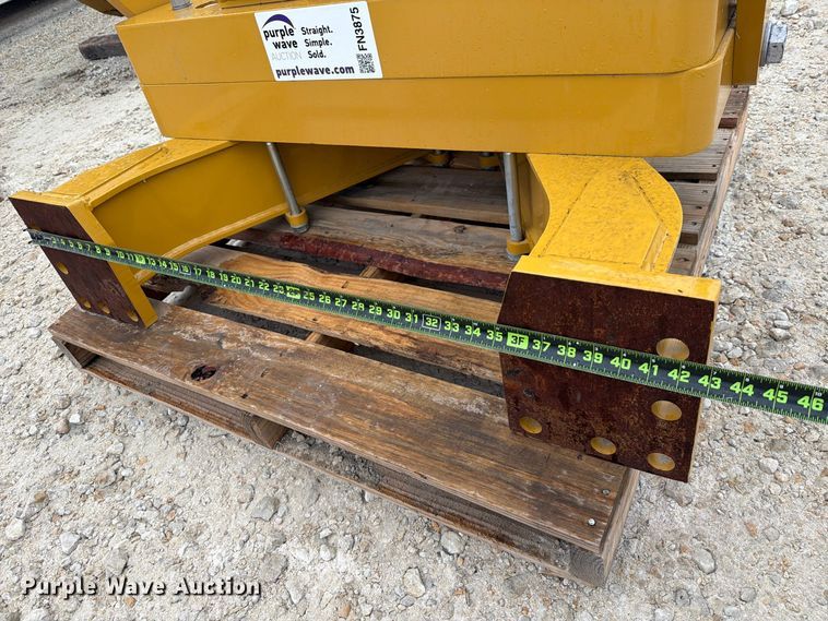 image for item FN3875 Caterpillar D6 dozer drawbar