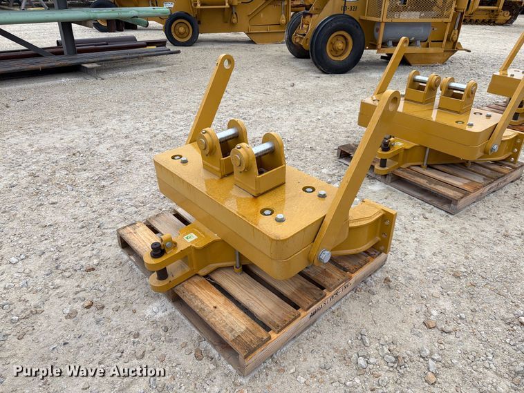 image for item FN3876 Caterpillar D6 dozer drawbar