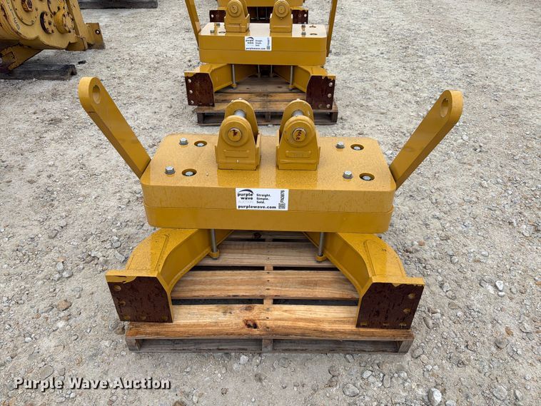image for item FN3876 Caterpillar D6 dozer drawbar