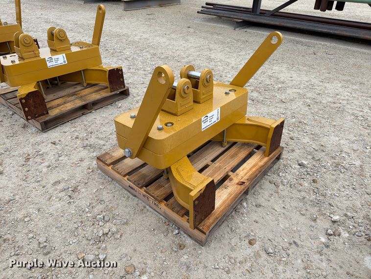 image for item FN3876 Caterpillar D6 dozer drawbar