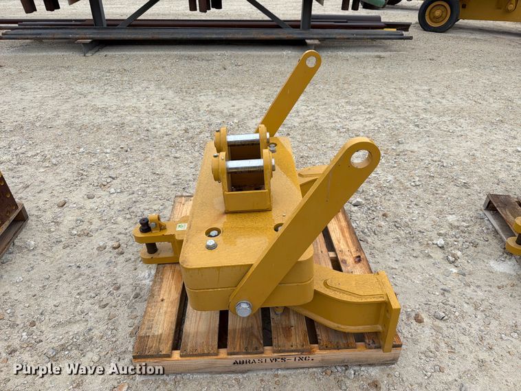 image for item FN3876 Caterpillar D6 dozer drawbar