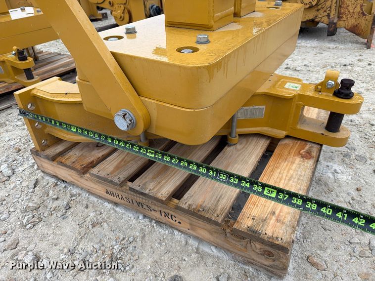 image for item FN3876 Caterpillar D6 dozer drawbar