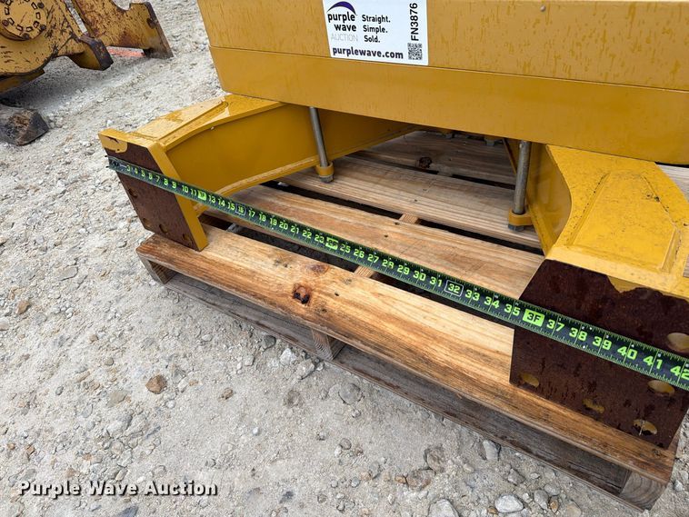image for item FN3876 Caterpillar D6 dozer drawbar
