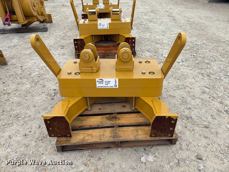 image for item FN3877 Caterpillar D6 dozer drawbar